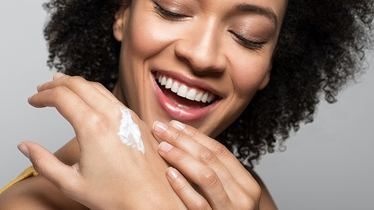 5 Tips To Keep Hands From Drying And Cracking Rush System