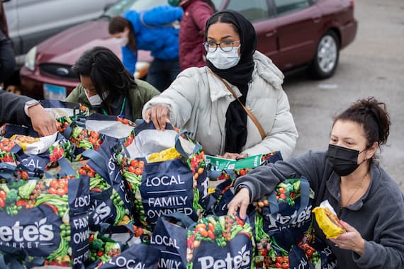 RUSH volunteers delivering food