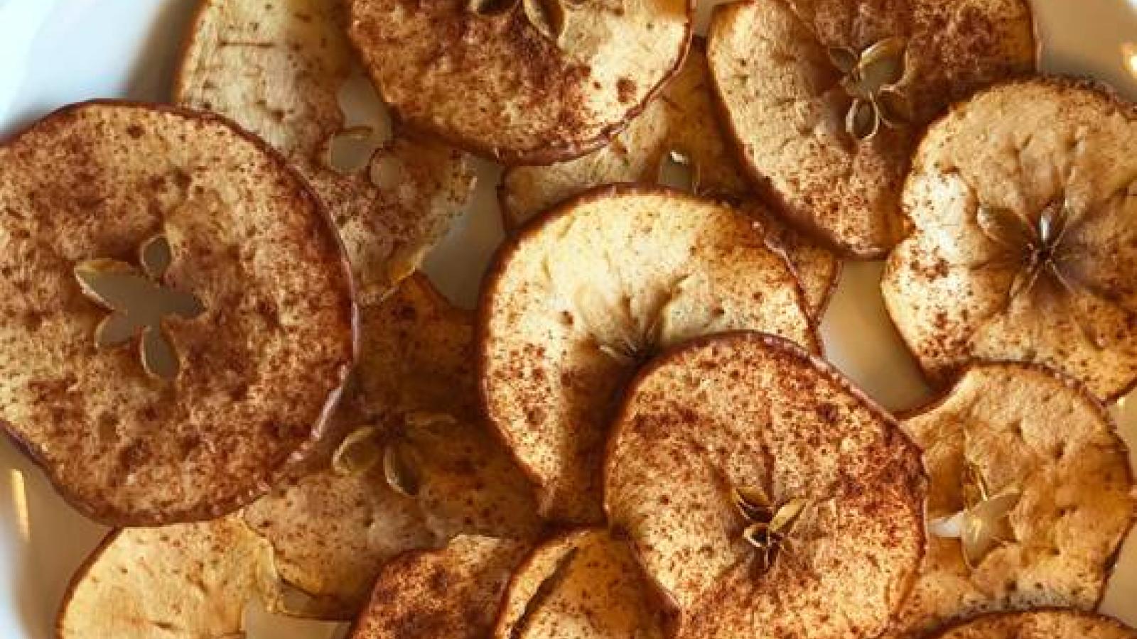 Baked Apple Crisps