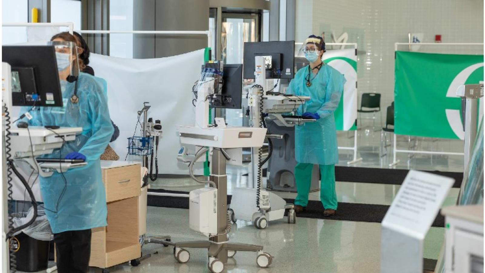 Doctors working in Rush's Brennan Pavilion