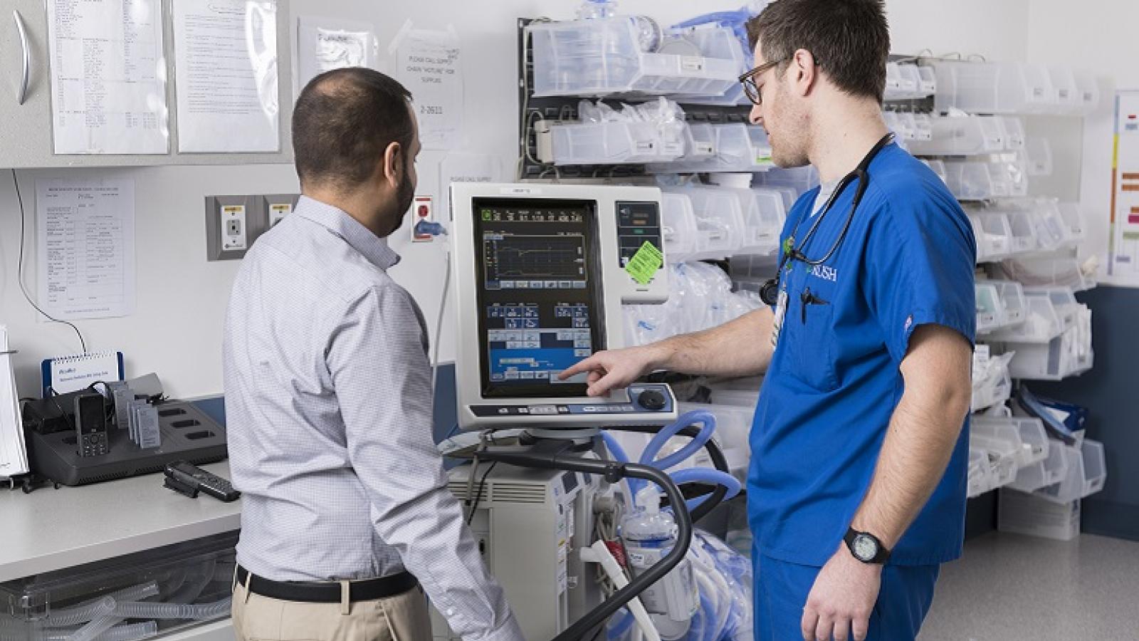 Respiratory therapists at Rush are advancing COVID-19 treatment.