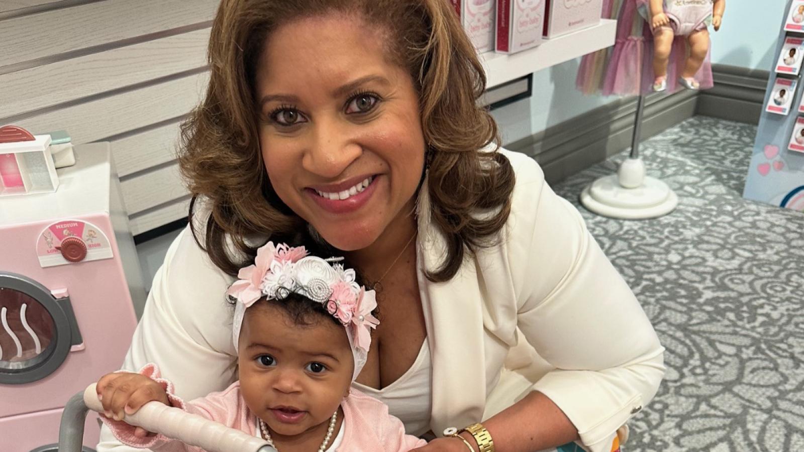 Sharon Hayes and newborn daughter Jillian