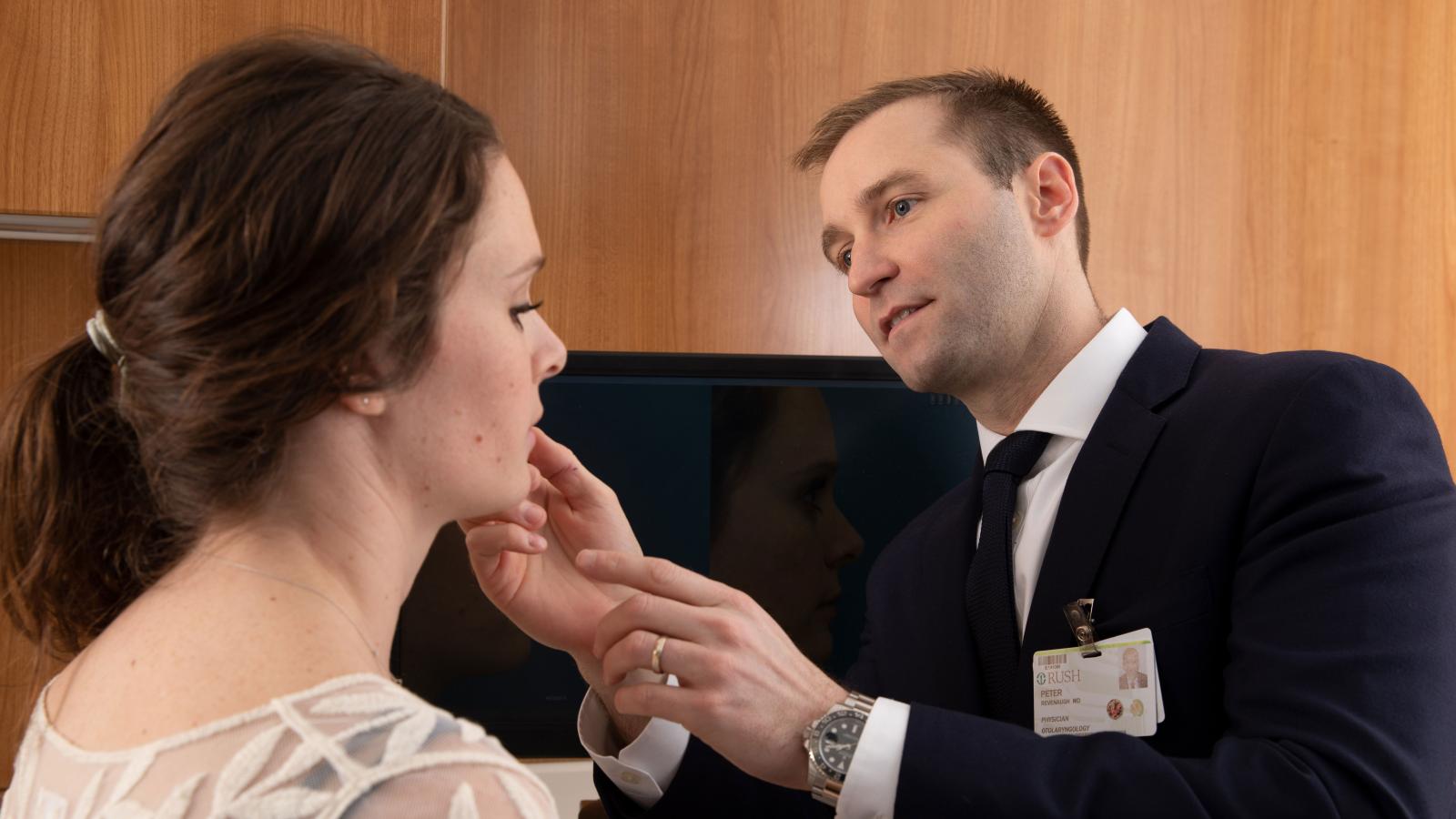 Listen now to a podcast about facial plastic and reconstructive surgery from RUSH expert Peter Revenaugh, MD.