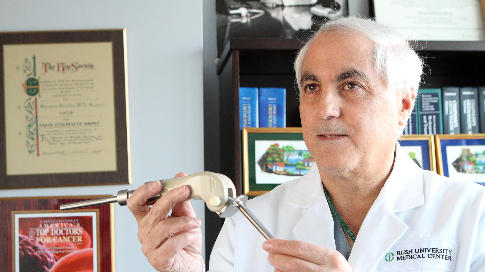 Listen now to a podcast about Rush’s use of 3-D printed models and hybrid cold plasma in orthopedic oncology from RUSH expert Steven Gitelis, MD.