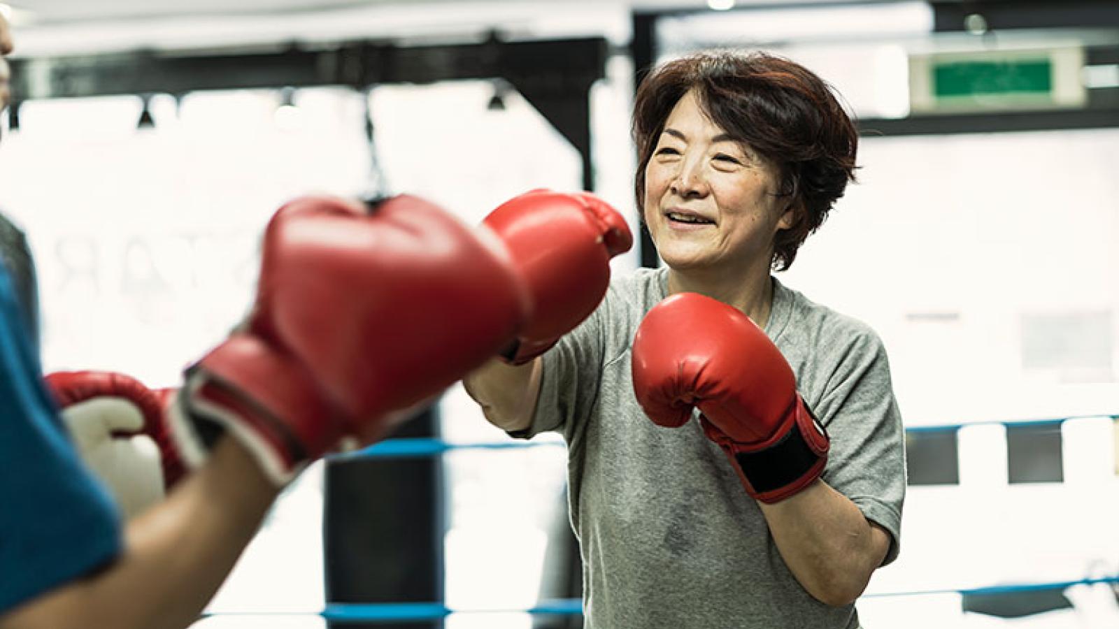Woman boxing