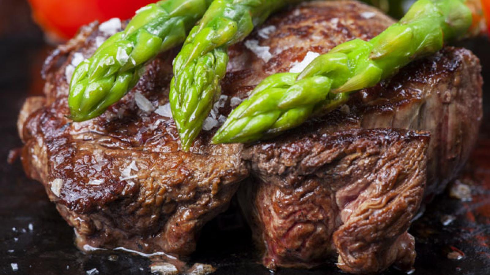 steak-and-asparagus-salad.jpg
