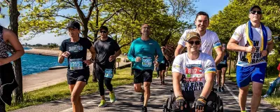 Runners at Soldier Field
